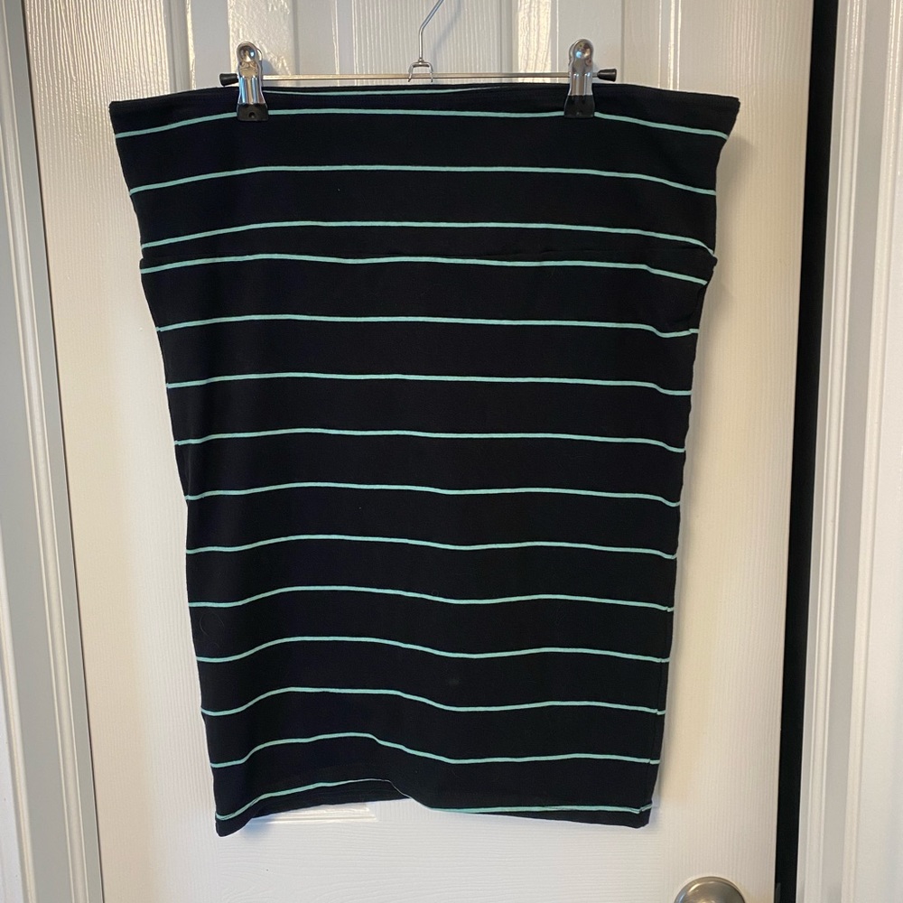 Torrid mint and black stripped pencil skirt, size 1